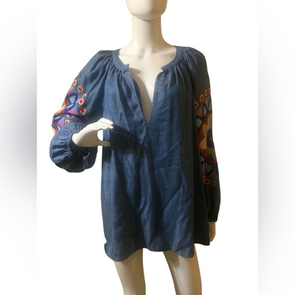 Zara Chambrey Top with Embroidered Sleeves - Picture 4 of 10